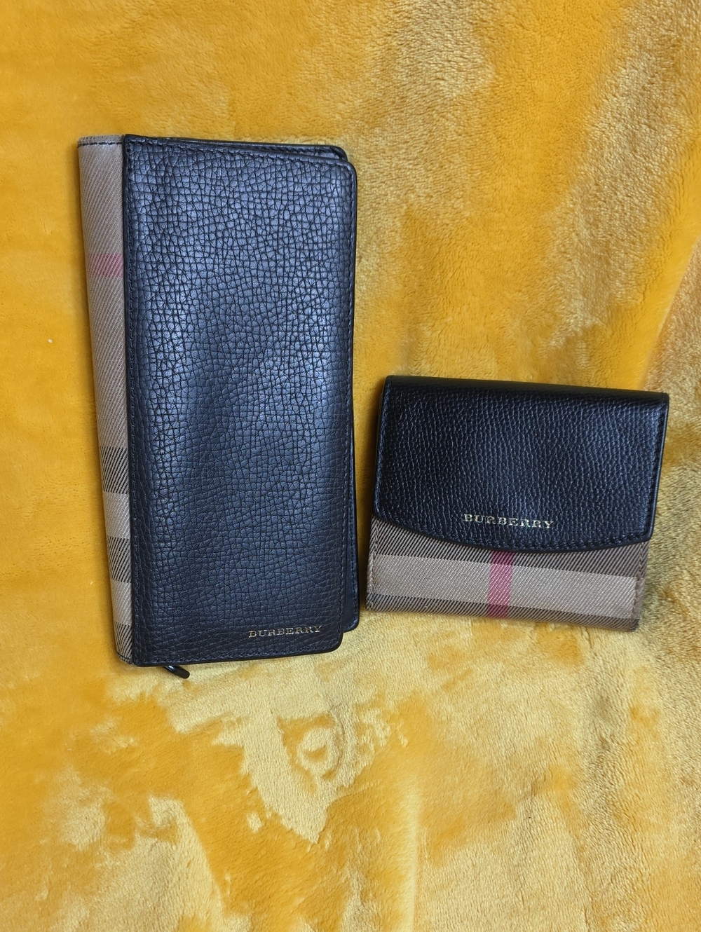 Authentic Burberry Black Leather with Vintage Check Wallet Set